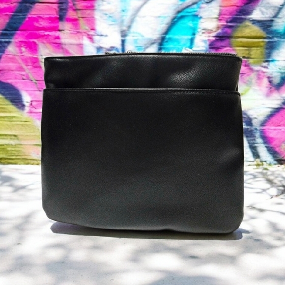 NEW Ed Hardy Black Skull Wristlet With Rhinestones 9"x7' New With Tags - Picture 2 of 6